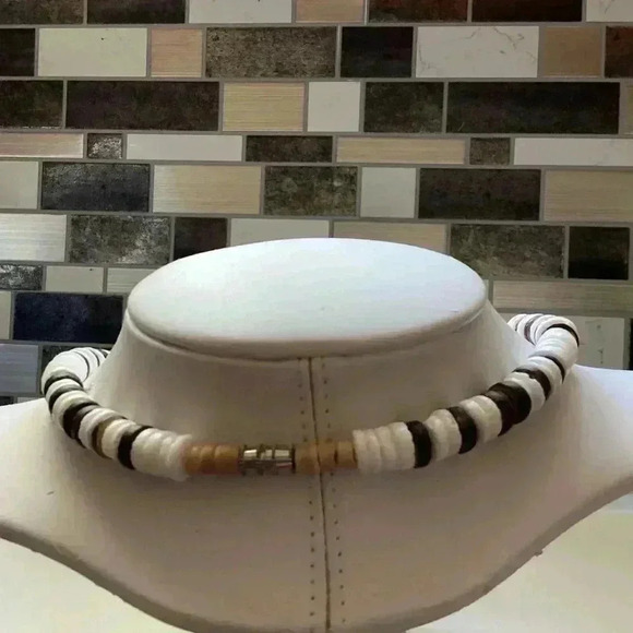 Puka Shell Seashell coconut, wooden beads Natural Necklace Choker Coastal 18” - Picture 3 of 3